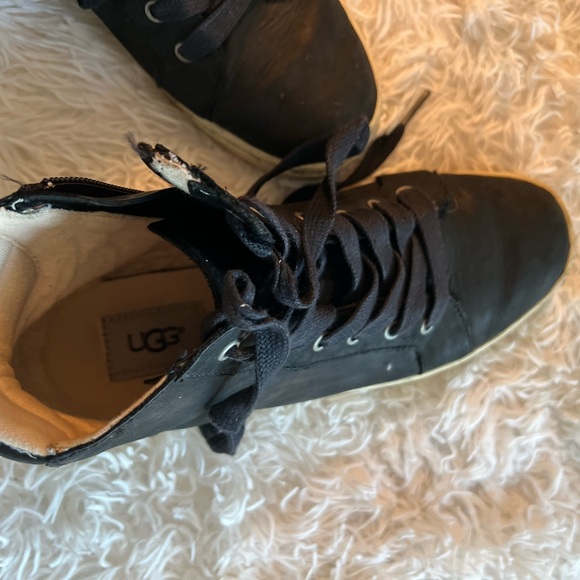 UGG boots size 7.5 in GUC - Picture 15 of 16